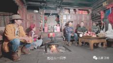 逃离阴暗的房屋